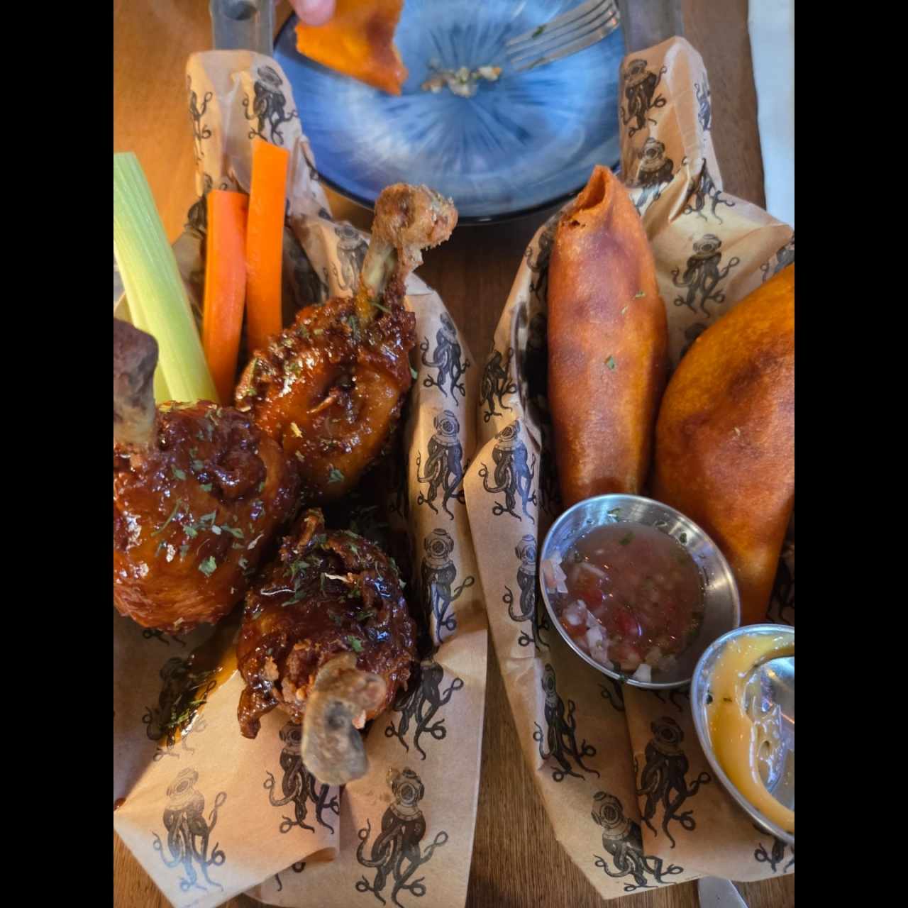 Tapeo - LAS EMPANADAS chupetones
