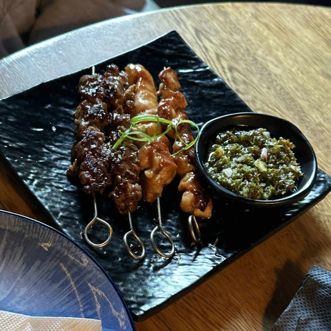 Tapeo - CARNES EN PALITO