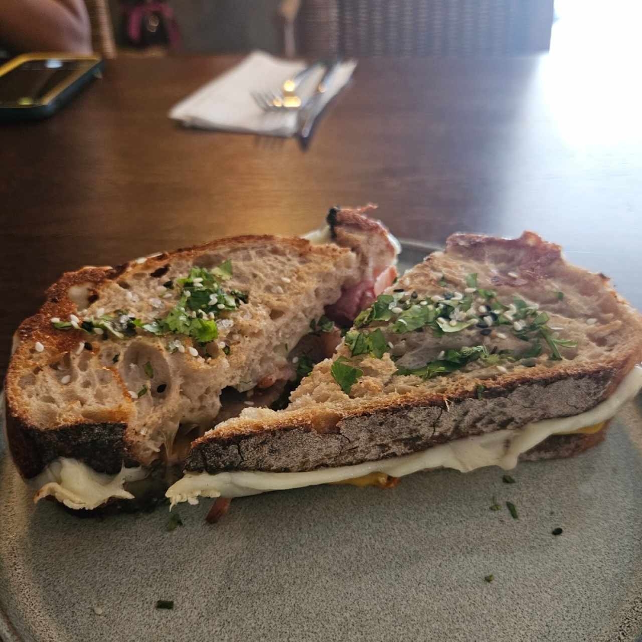 Tartines & Sandwich - Momo Grilled Cheese