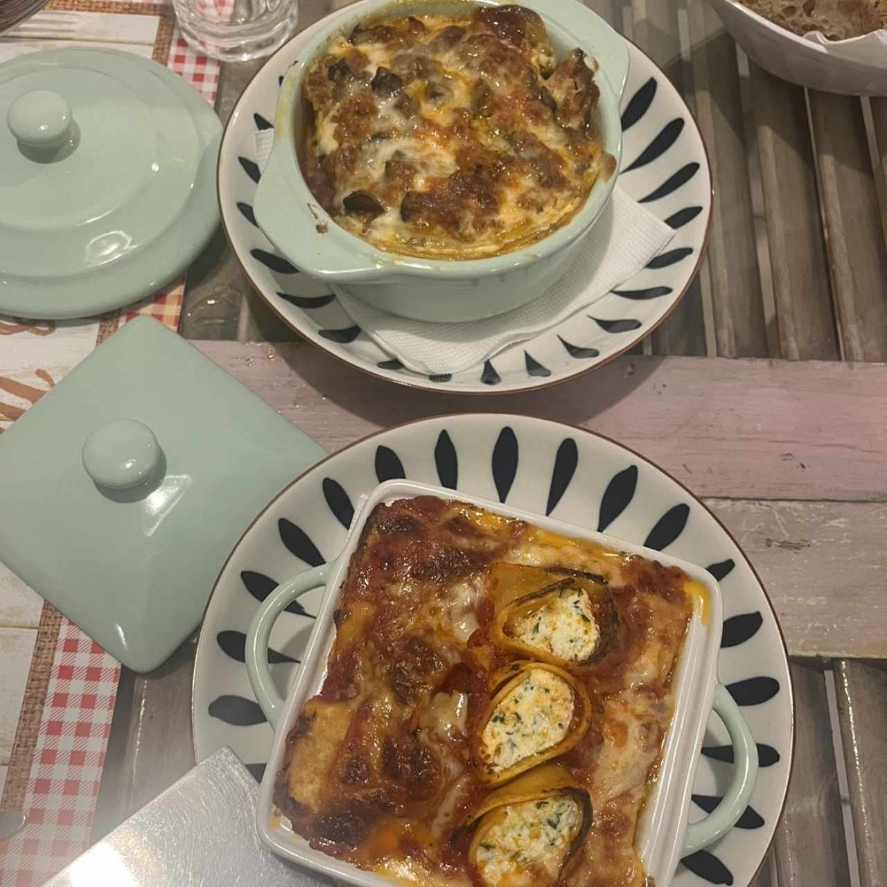 Lasagna de Salchichón y Hongos + Canelones de Ricotta y Espinaca