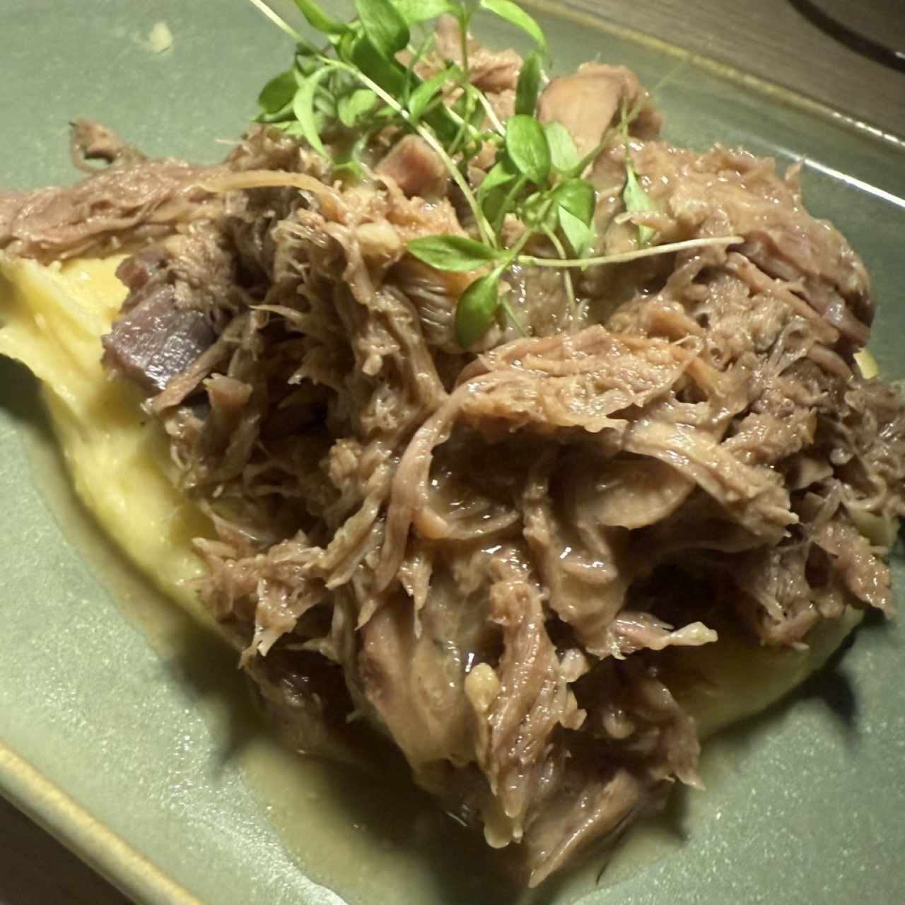 Platos Fuertes - Cordero con Cuchara
