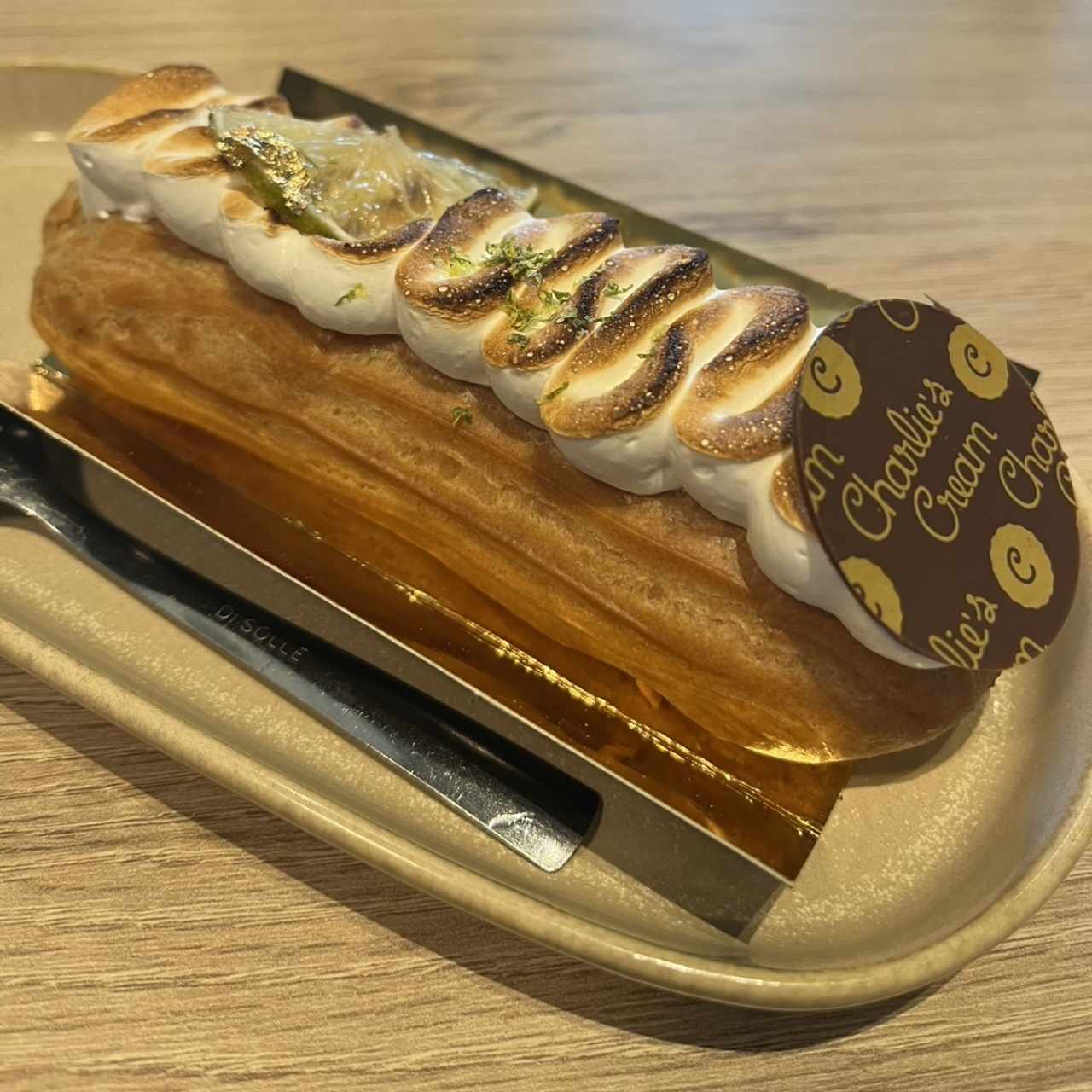 Eclair de limón