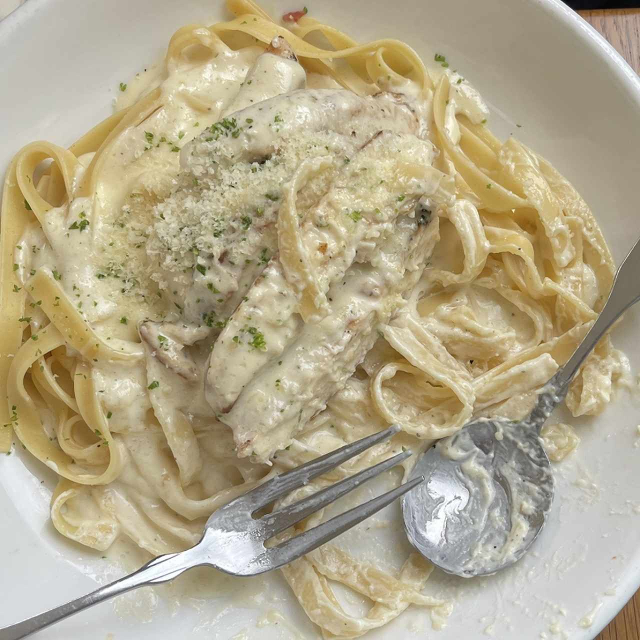 Amazing Alfredos - Fettuccine Alfredo