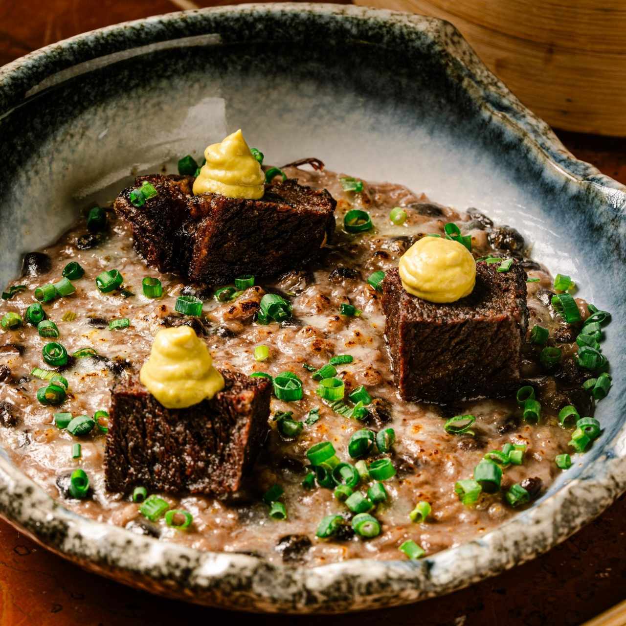 RISOTTO DE FRIJOLES NEGROS Y SHORT RIB