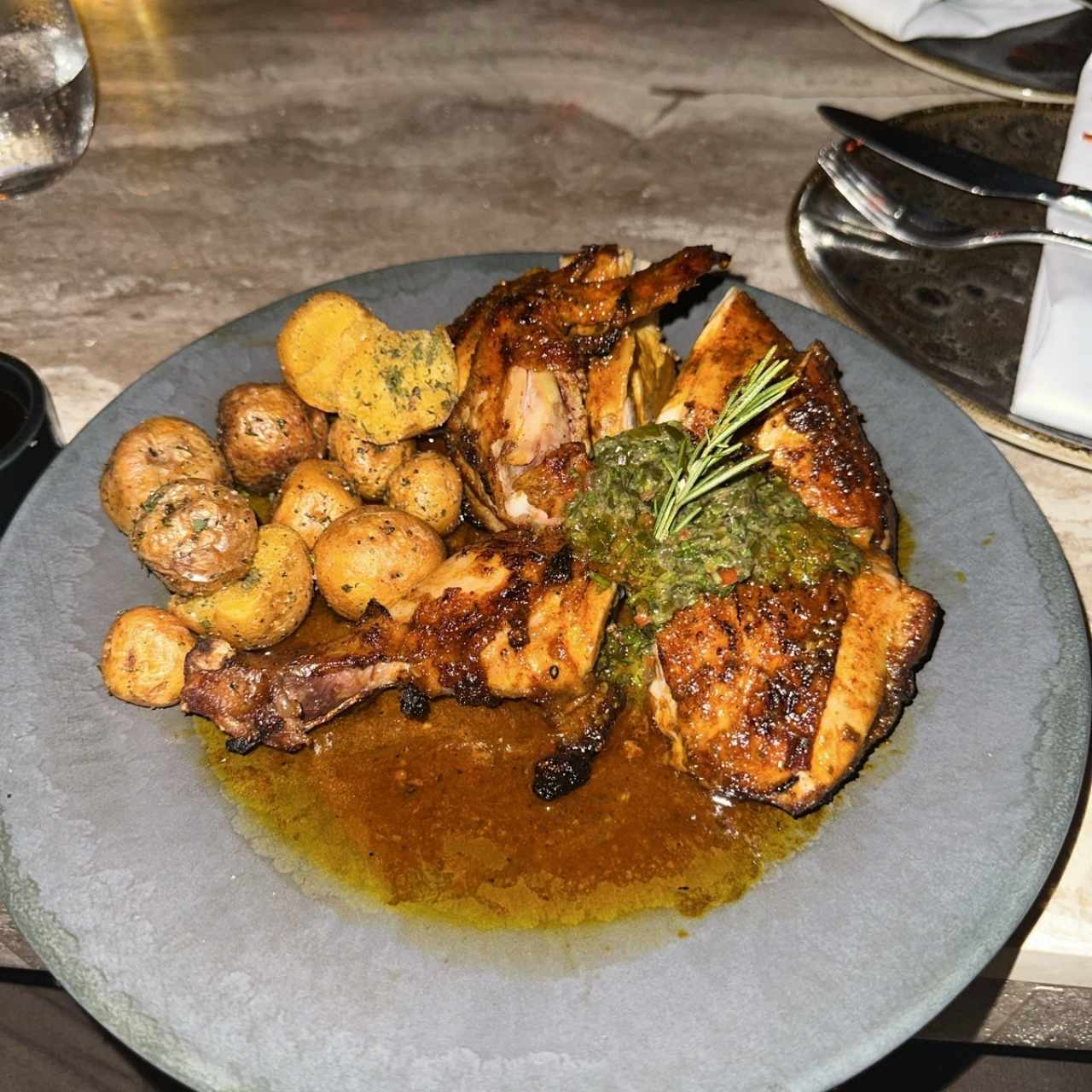 POLLO A LA BRASA