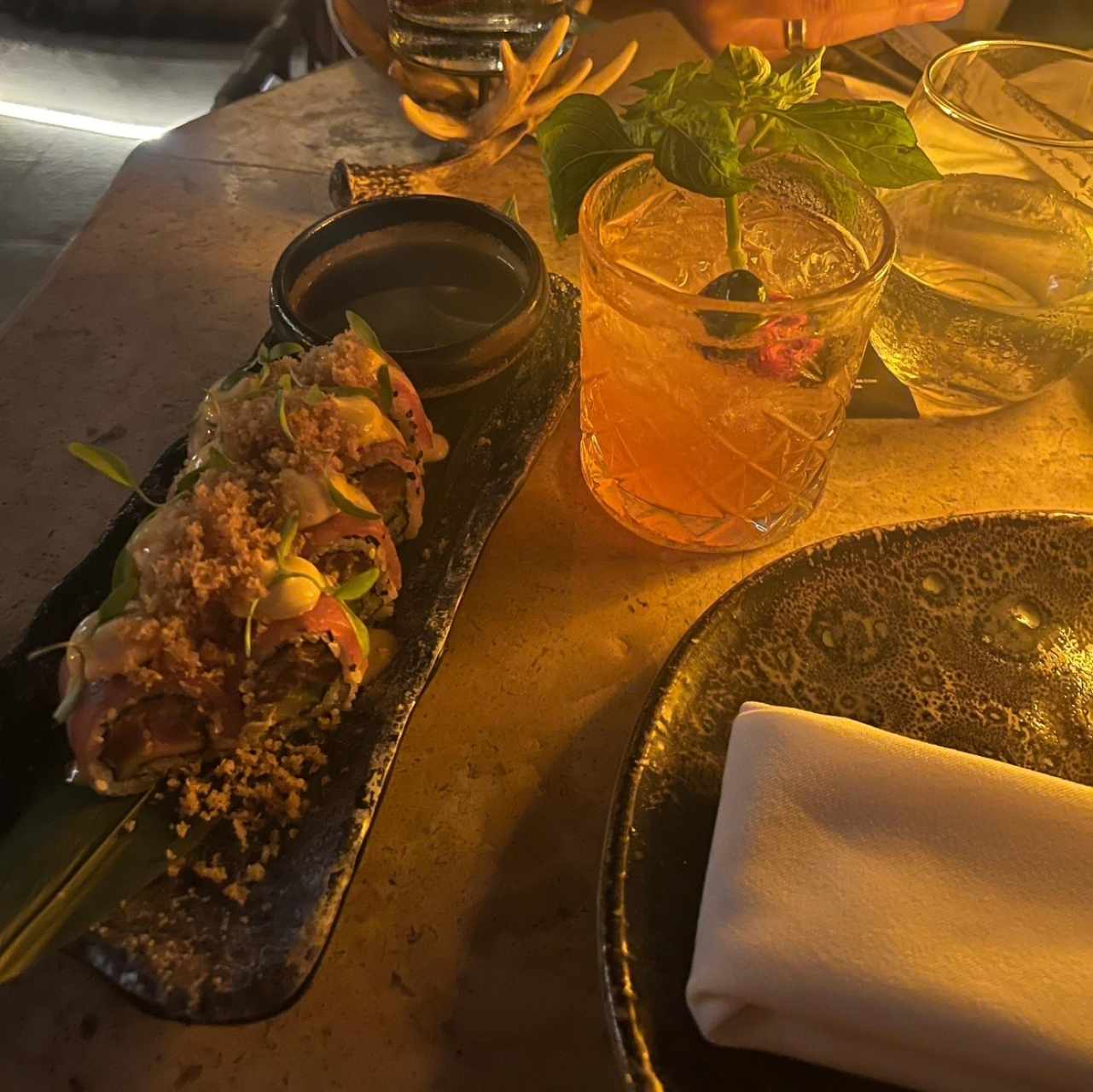PARA COMPARTIR - SPICY SALMON ROLL