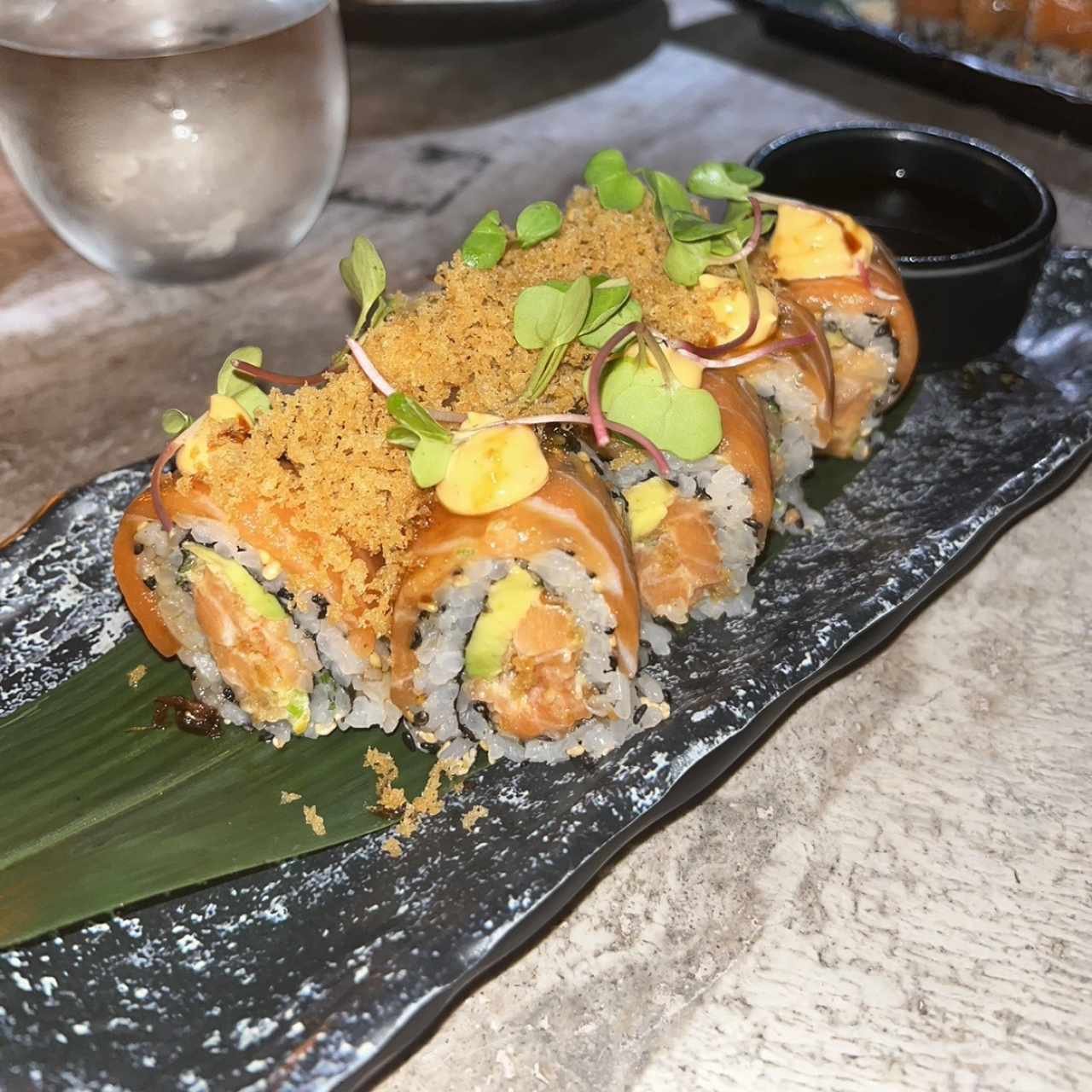 PARA COMPARTIR - SPICY SALMON ROLL