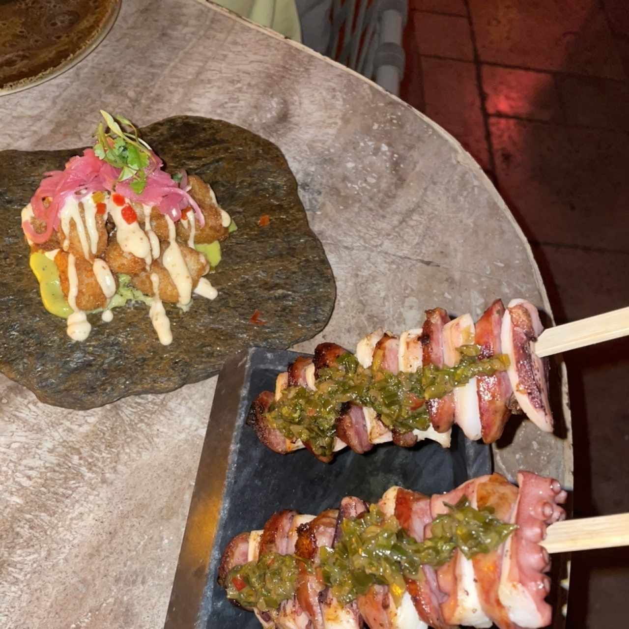 Pinchos de cerdo con camarones