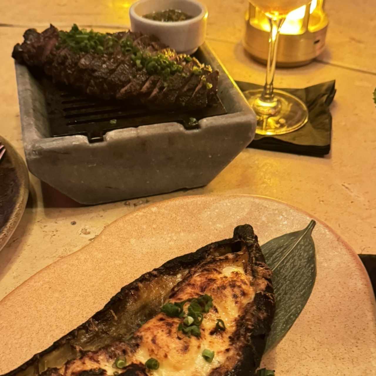 PLÁTANO MADURO A LA BRASA