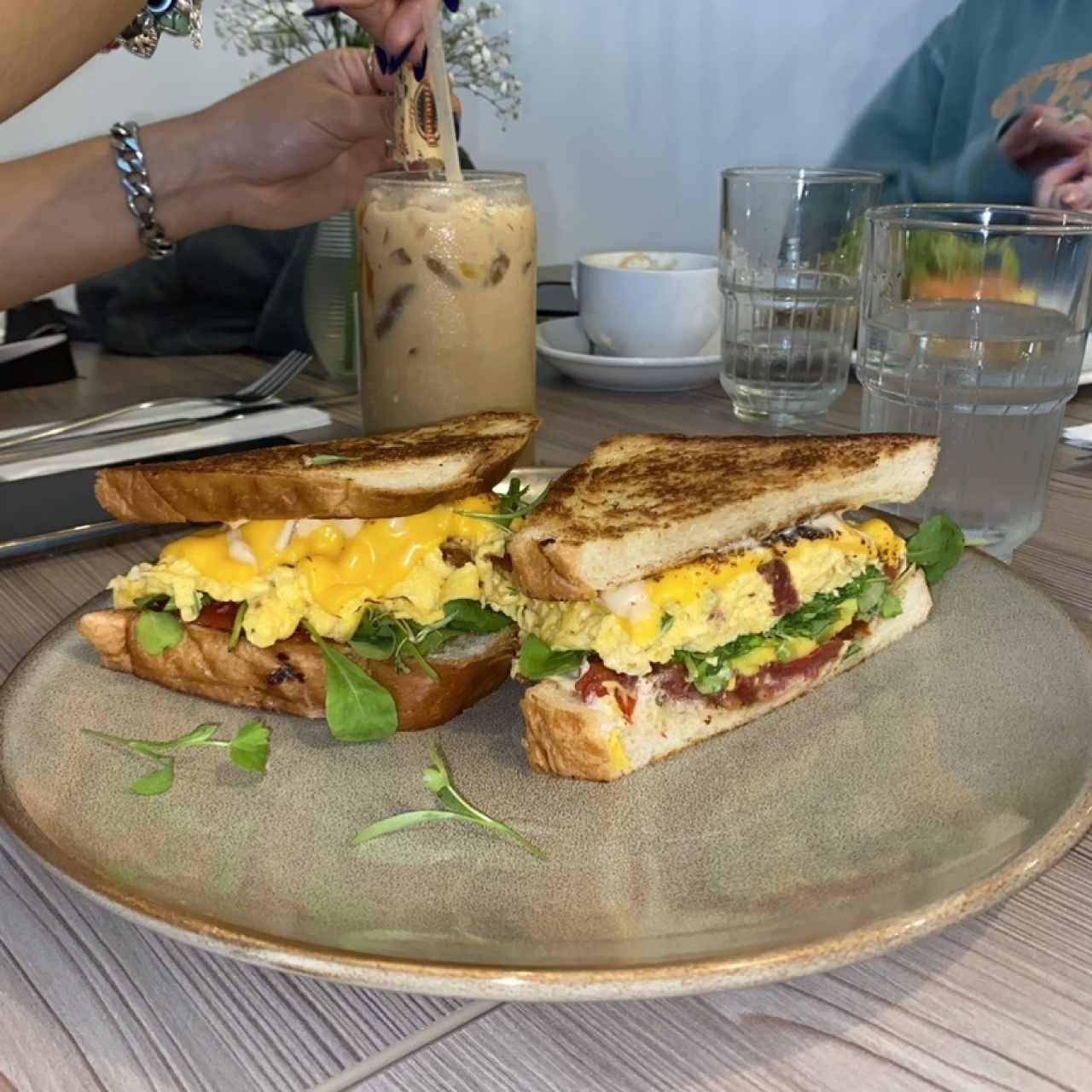 Scrambled egg sandwich 