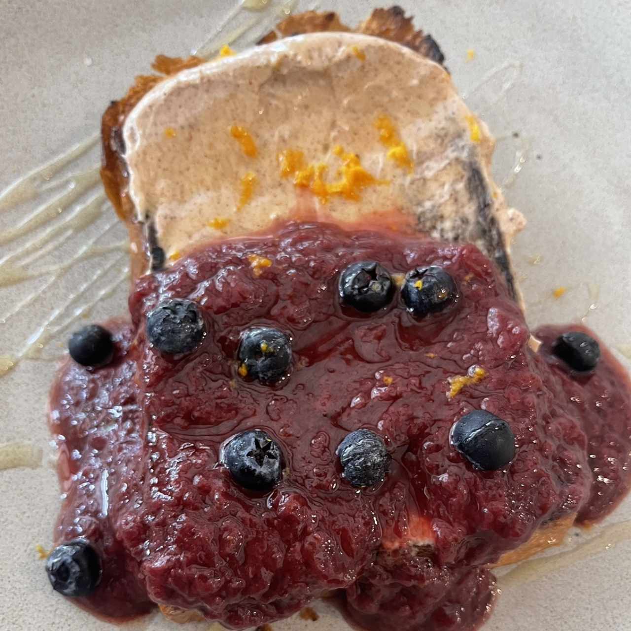 Brioche Toast y Frutos Rojos