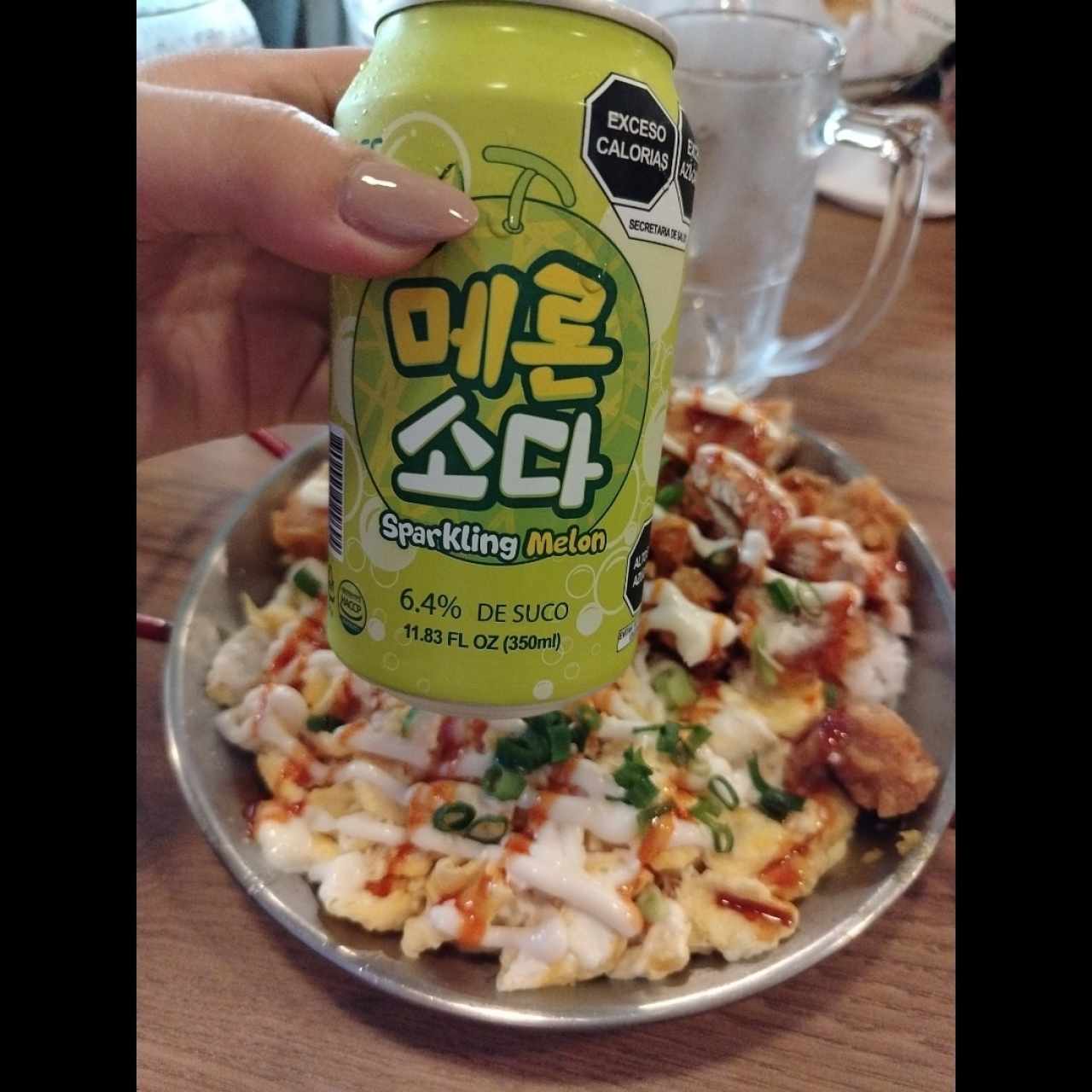 Bowl de pollo mixto y soda de melon