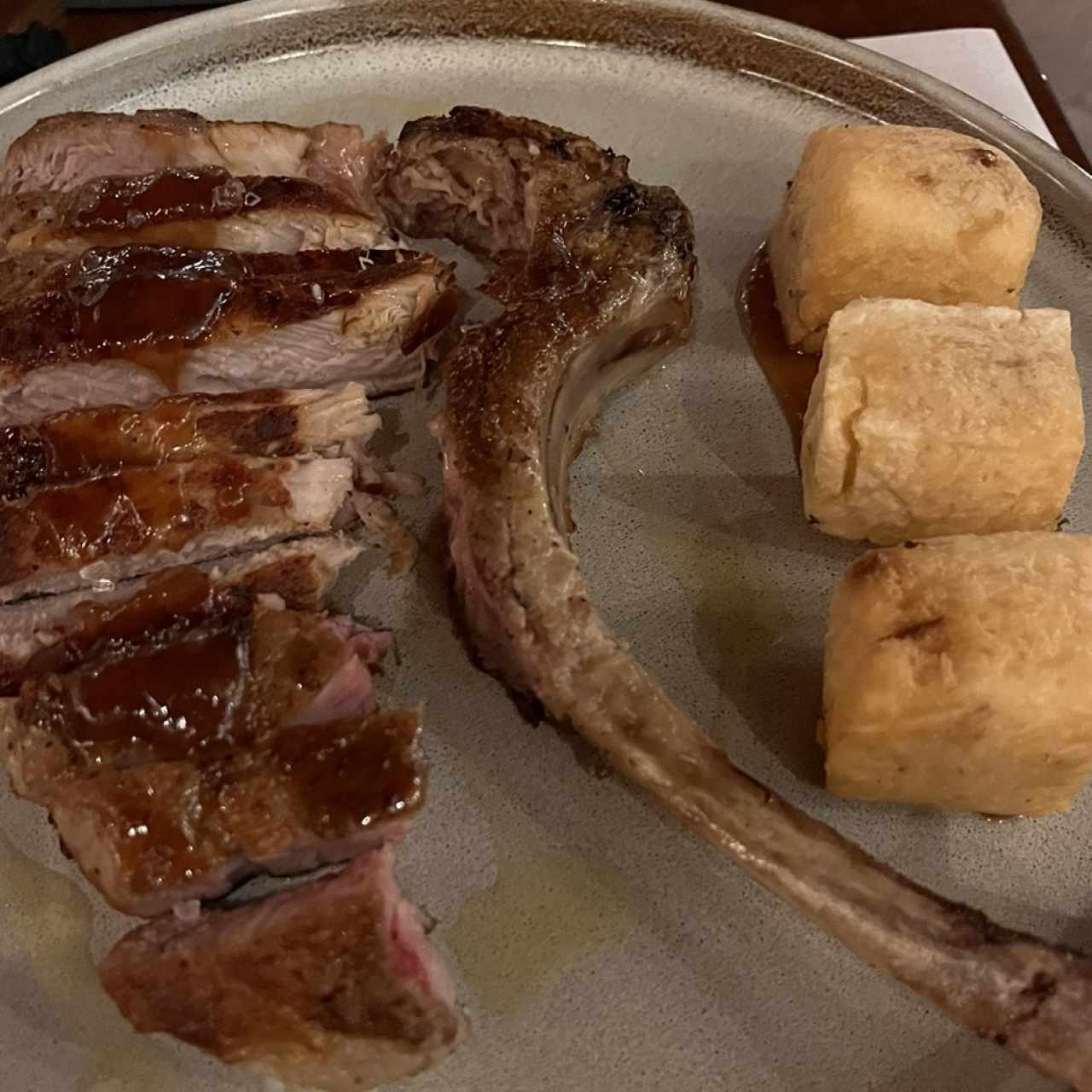 Plato fuerte - Chuletón de Cerdo