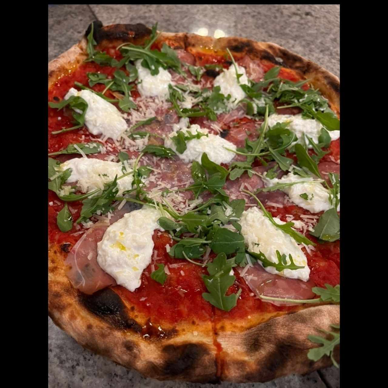 Pizzas Rojas - Speck e Stracciatella