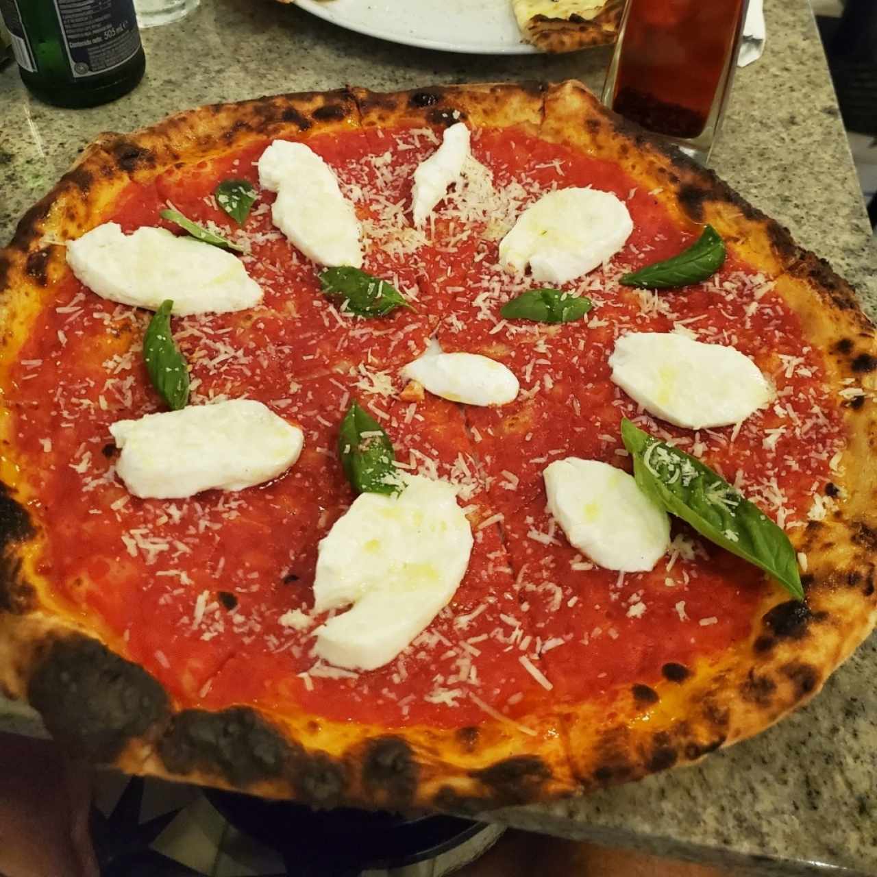 Pizzas Rojas - Margherita con Búfala