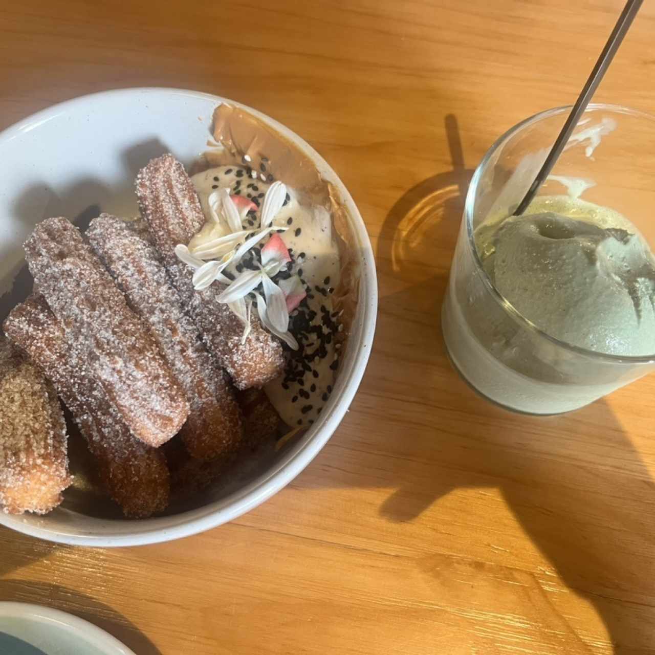 Churros y helado de Matcha