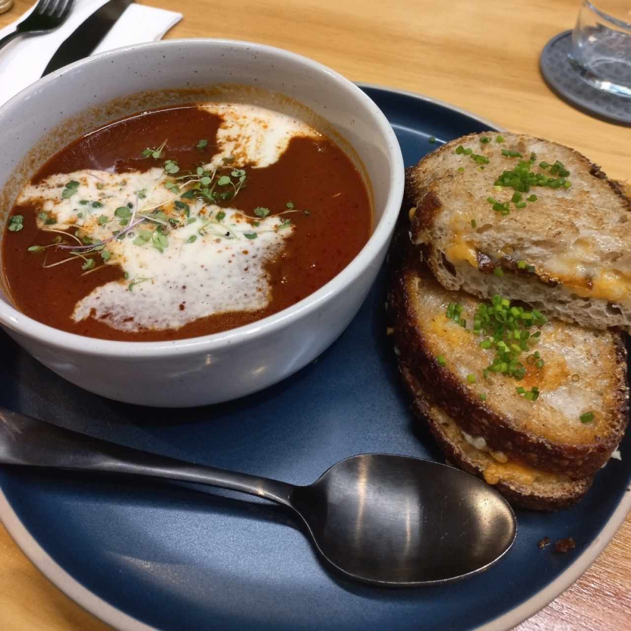 TOMATO SOUP & GRILLED CHEESE SANDWICH