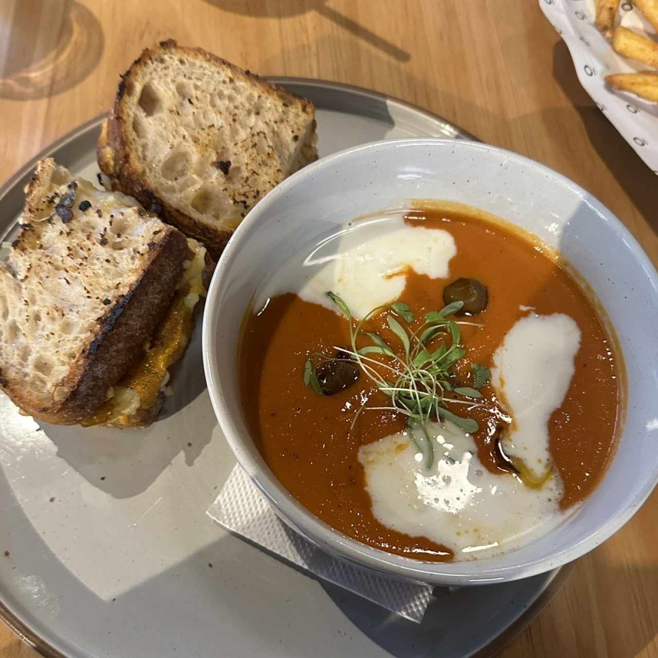 TOMATO SOUP & GRILLED CHEESE SANDWICH