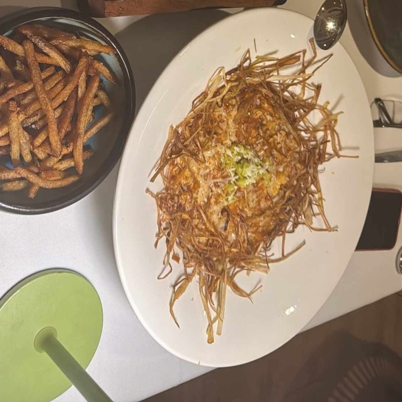 Pasta con gallina de la granja