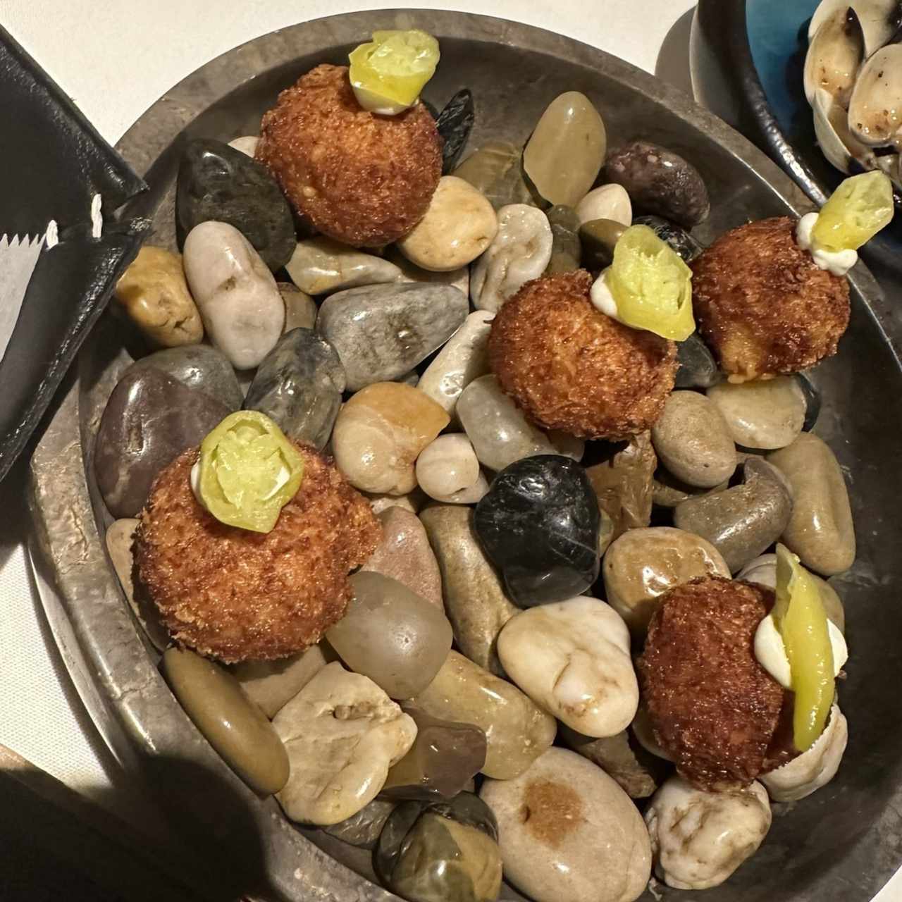 Croquetas de chistorra y miel