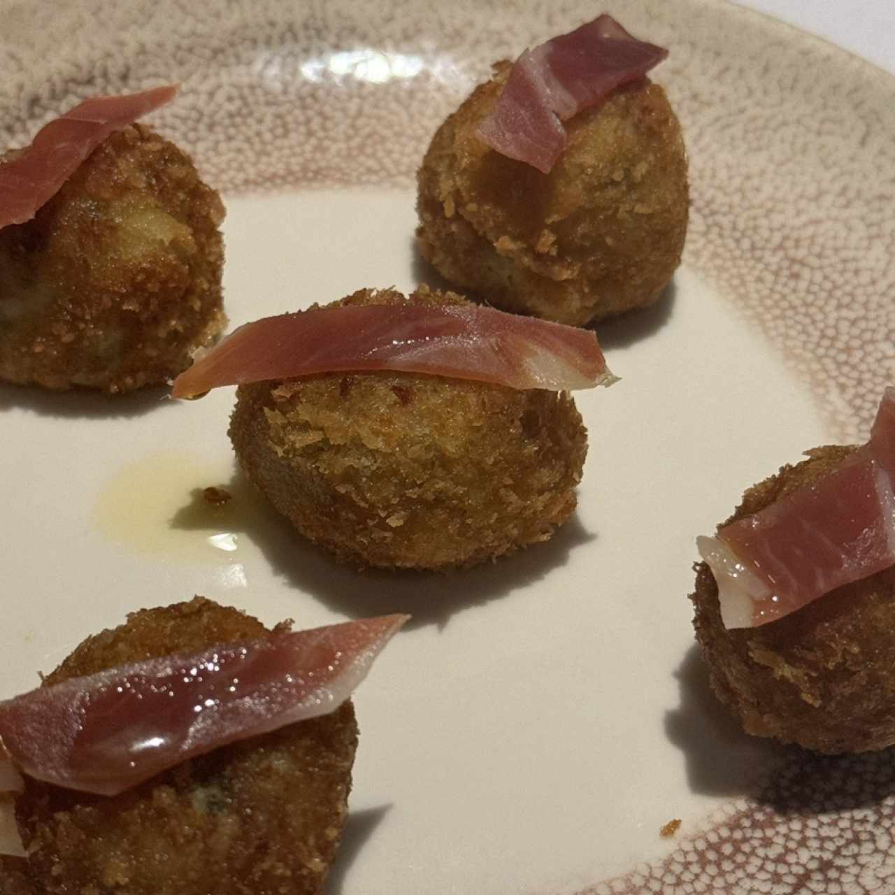 ENTRANTES CALIENTES - CROQUETAS DE JAMÓN