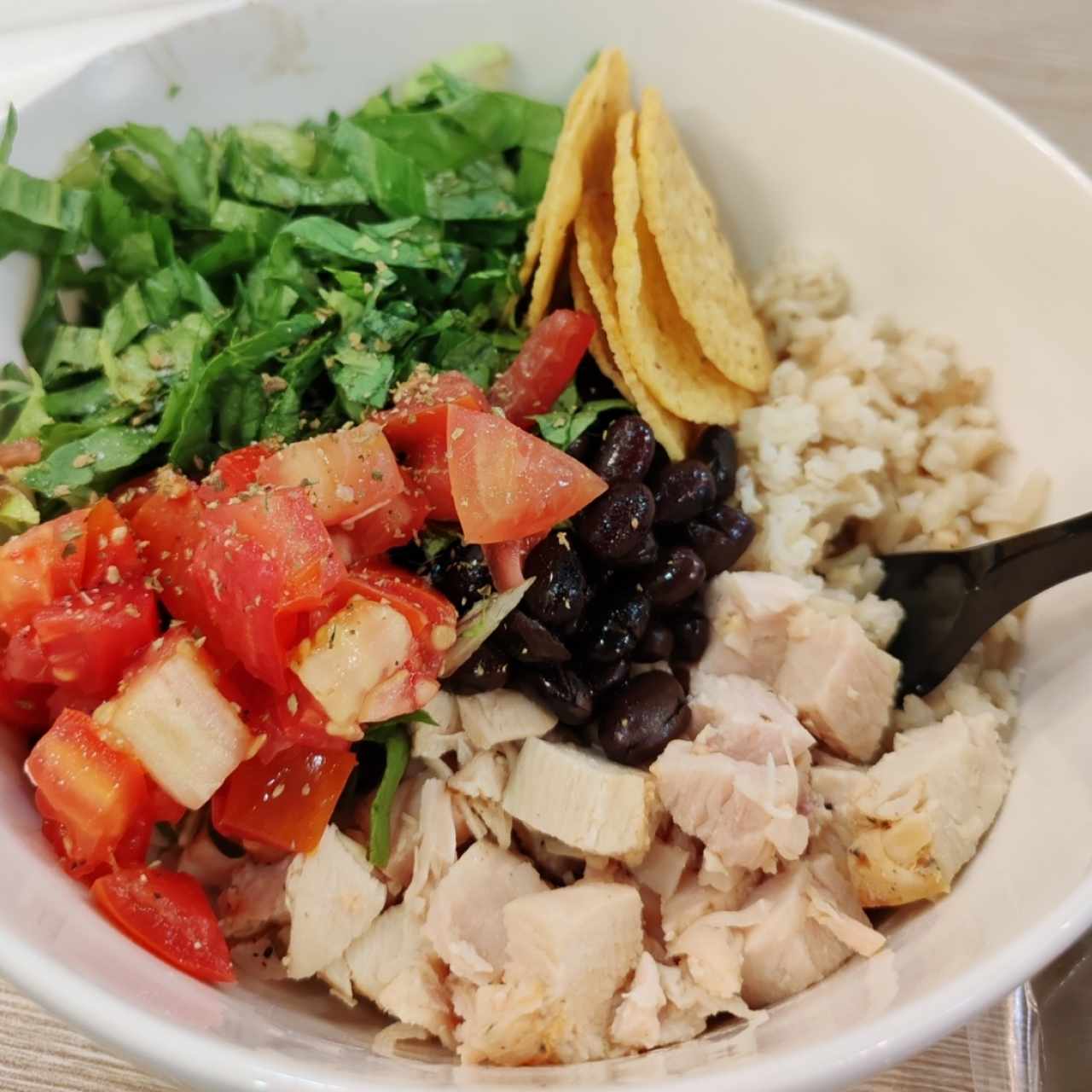 Chipotle chicken bowl