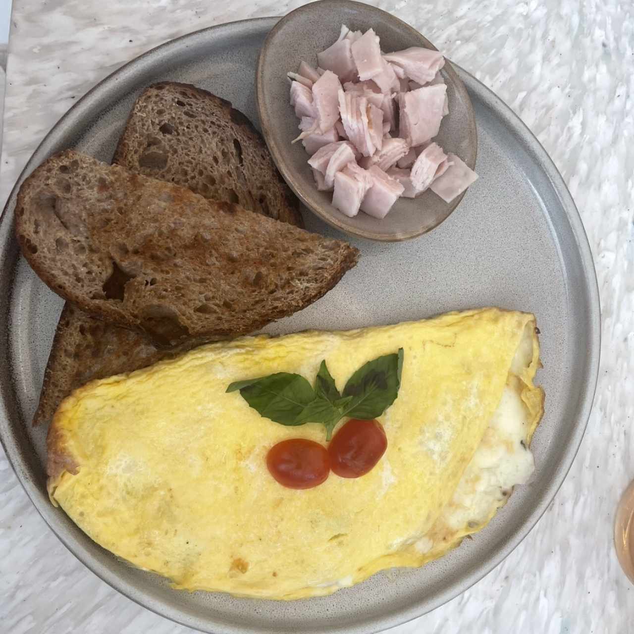 DESAYUNOS - BUNGLA OMELLETE