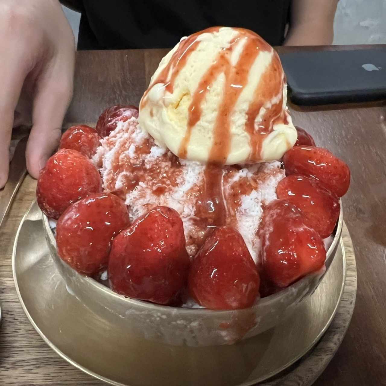 Strawberry bingsu