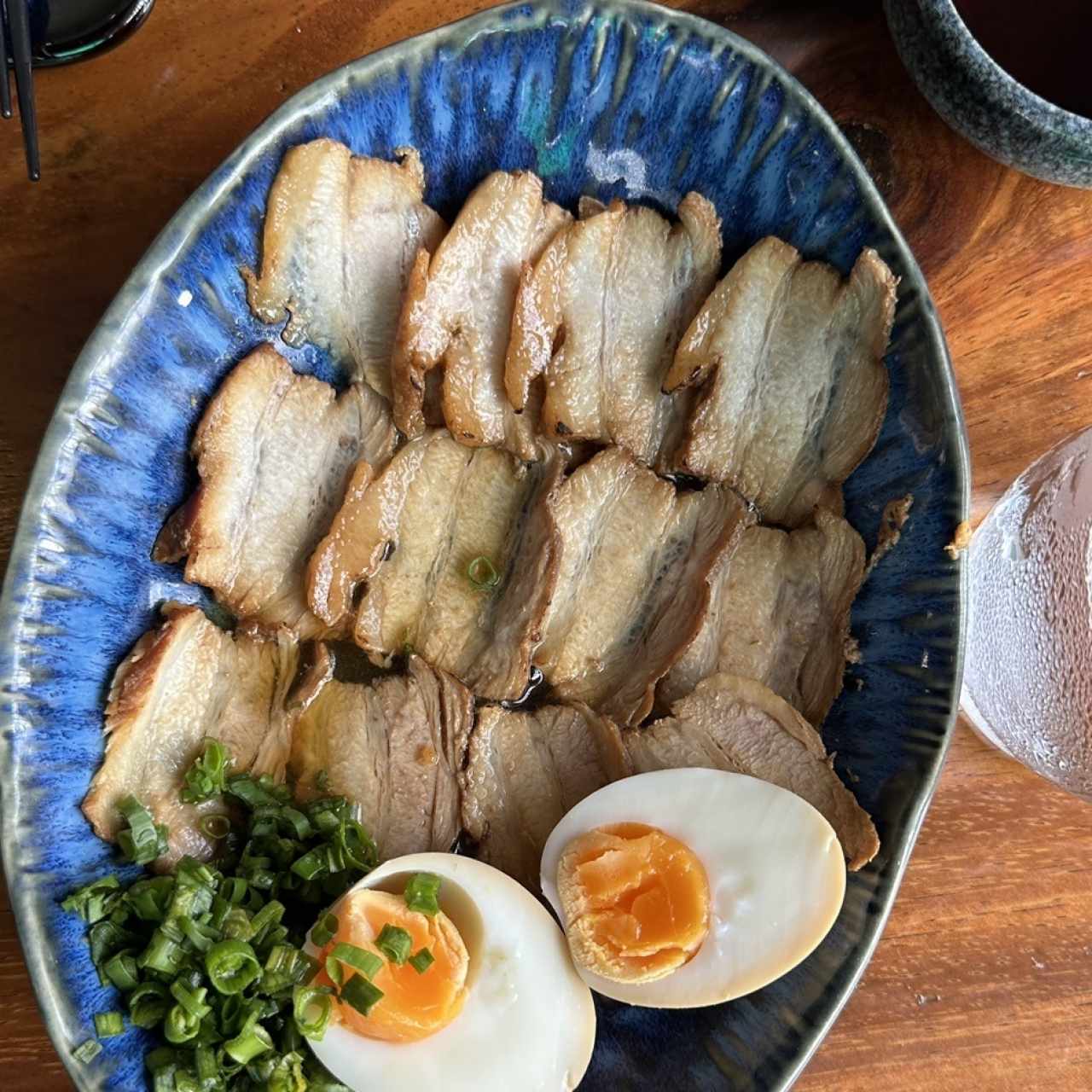 Entradas calientes - Chashu Tamago