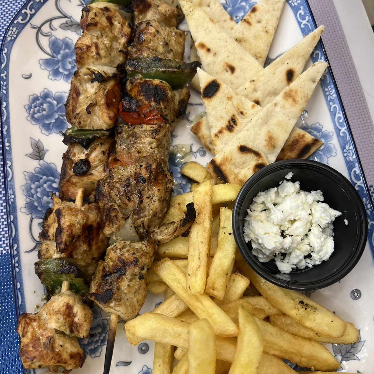 Souvlaki Kotopulo Plater/ Brochetas de Pollo