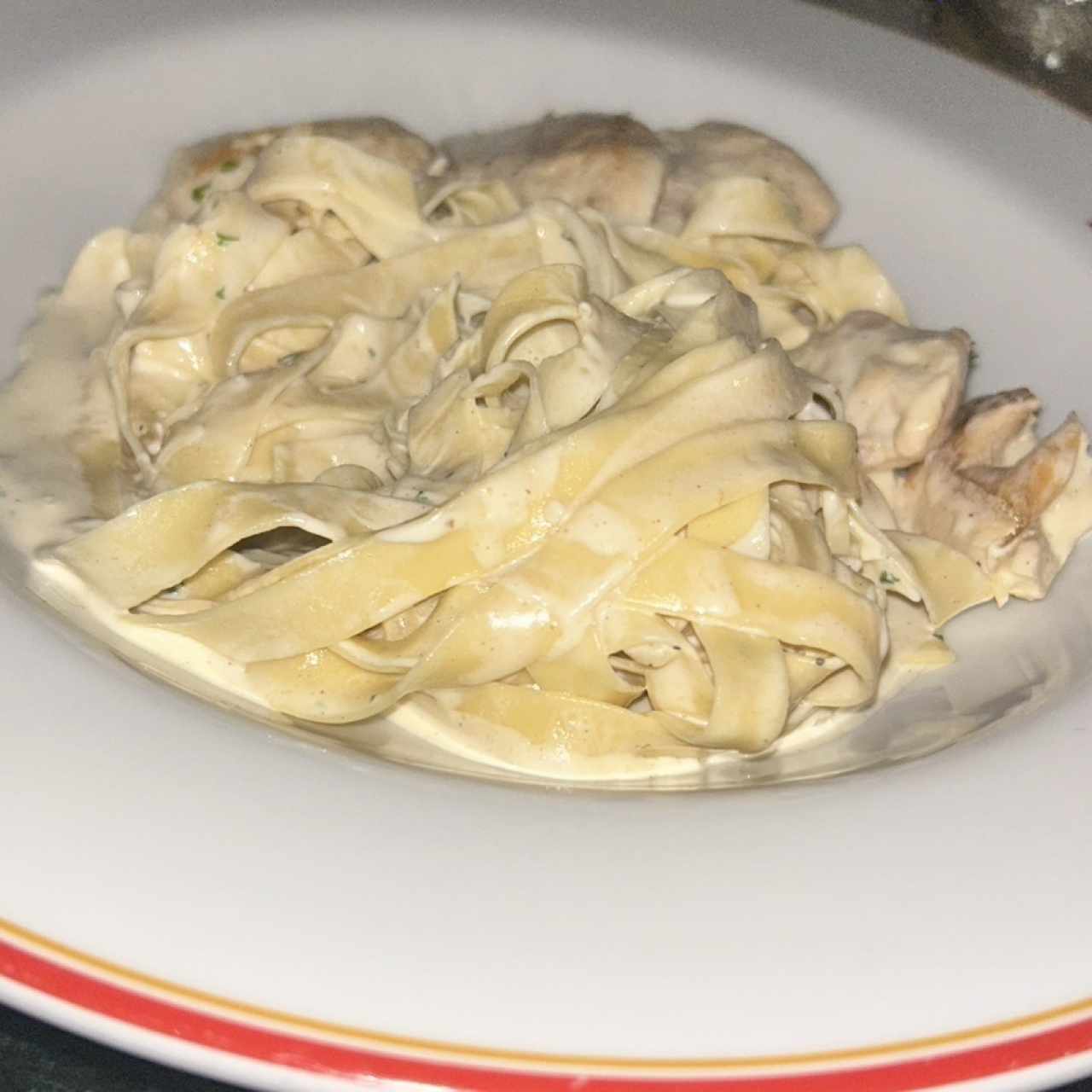 Pasta Alfredo con pollo