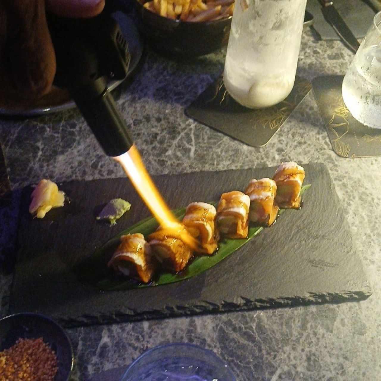 salmón roll