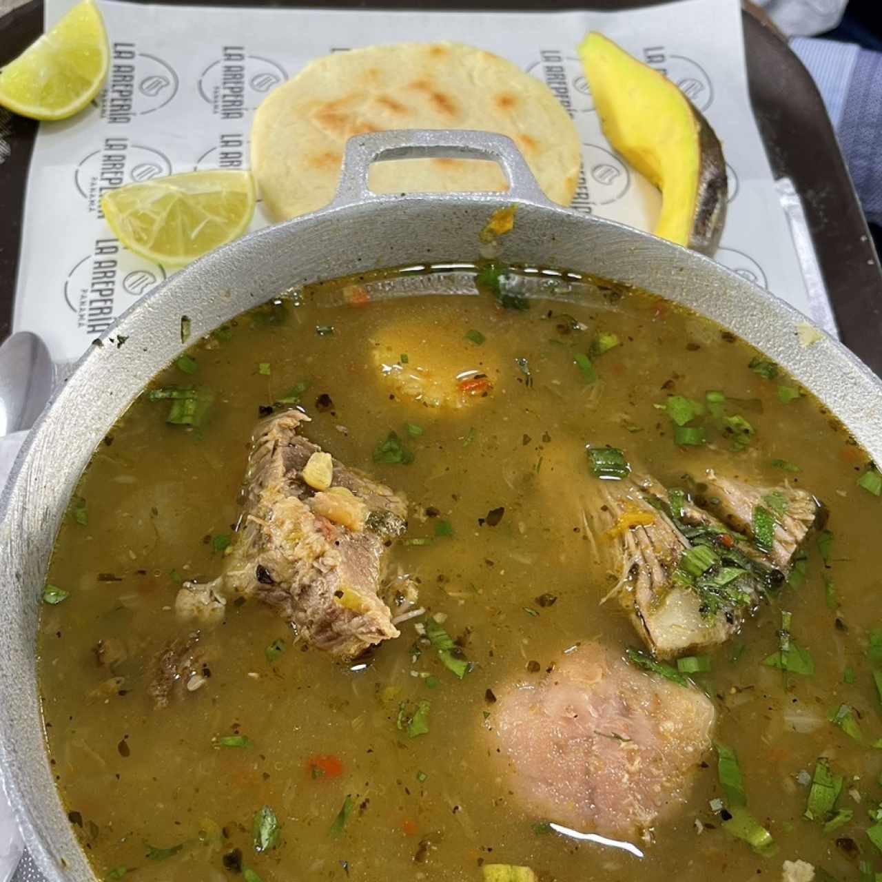 Sopa costilla de res