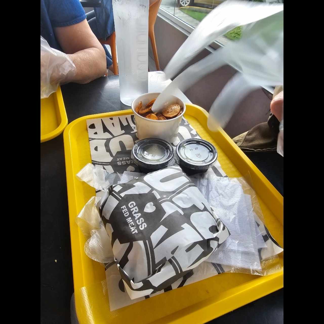 hamburguesa con platanitos