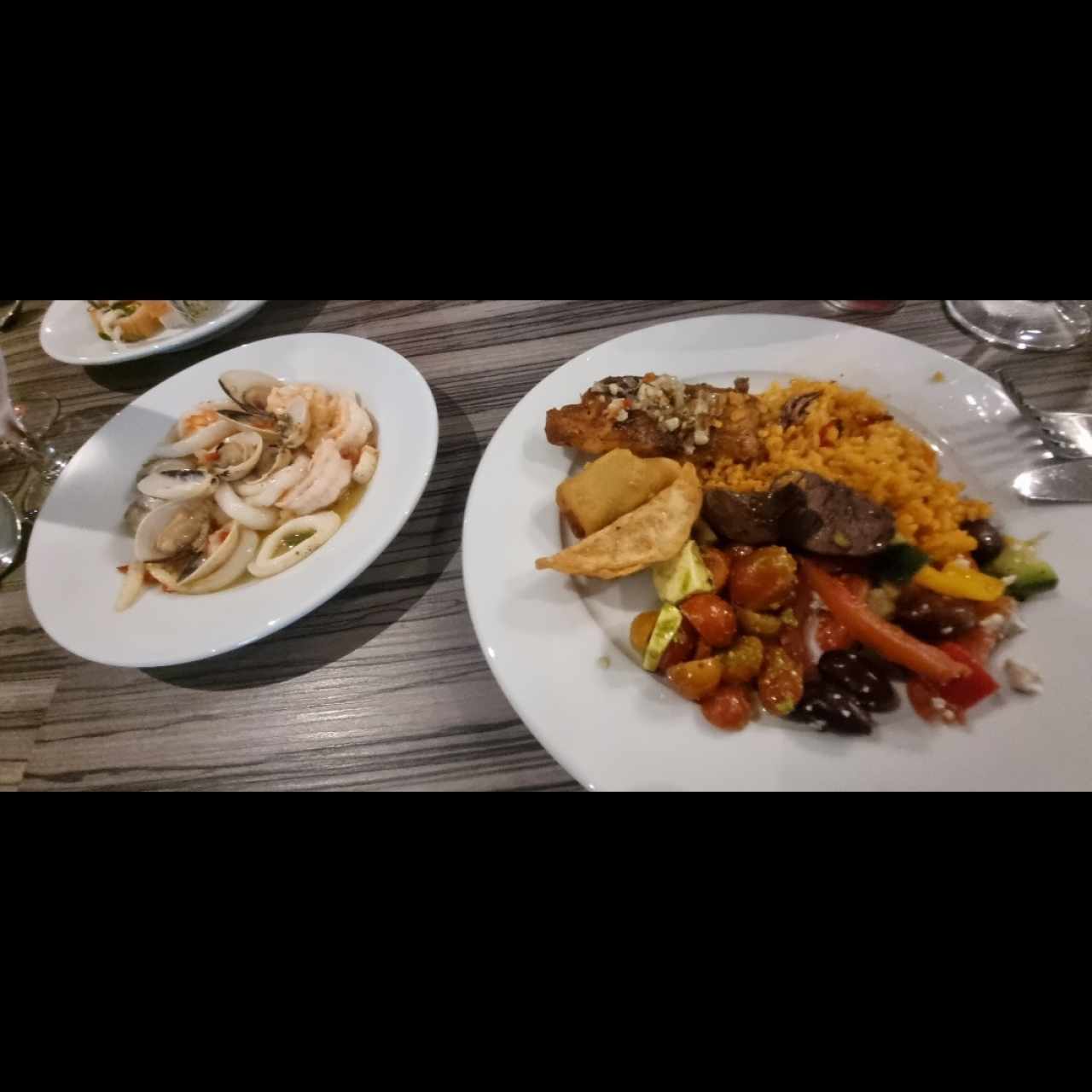 Brunch (paella, carnes y mariscos, dim sum y sushi, ensalada)