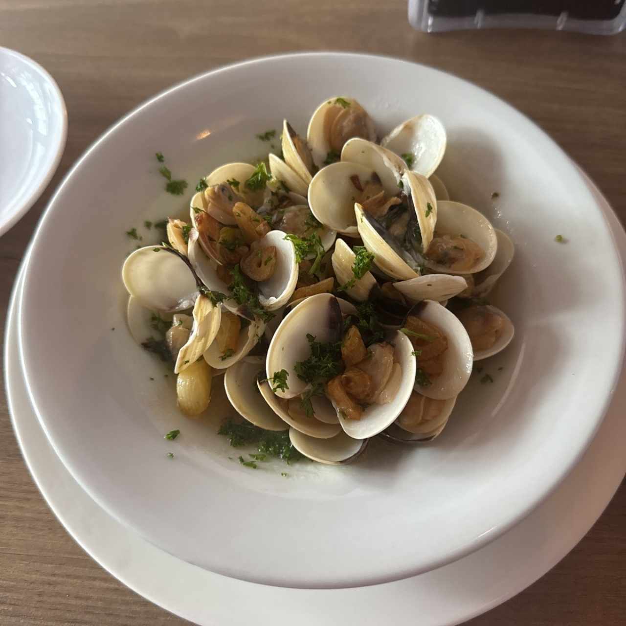 Almejas al ajillo 