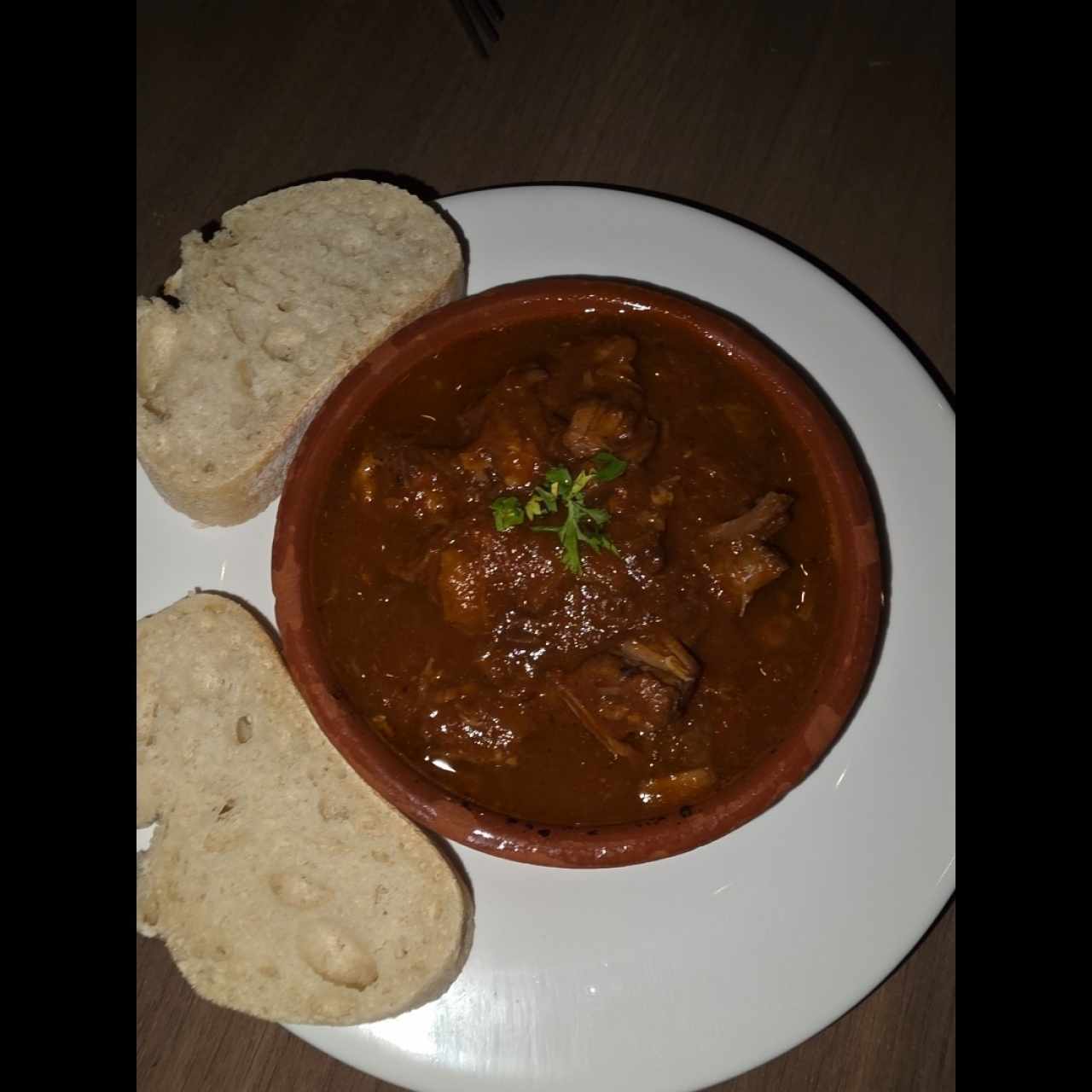 Carne con tomate