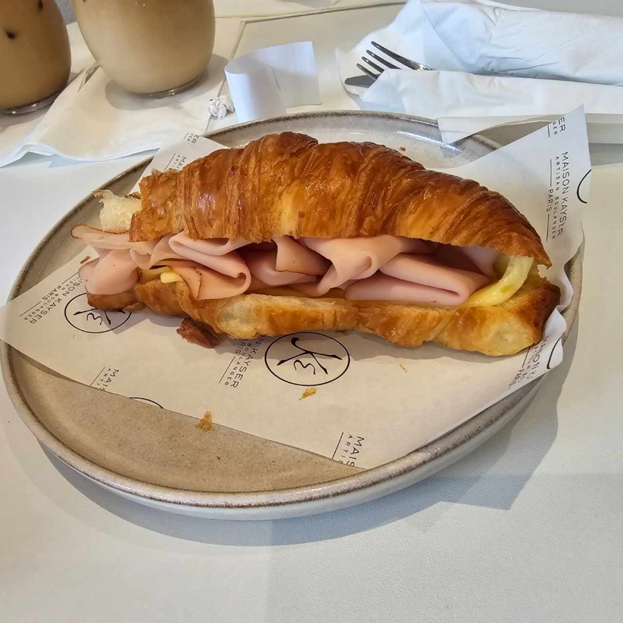 Croissant de pavo y gouda