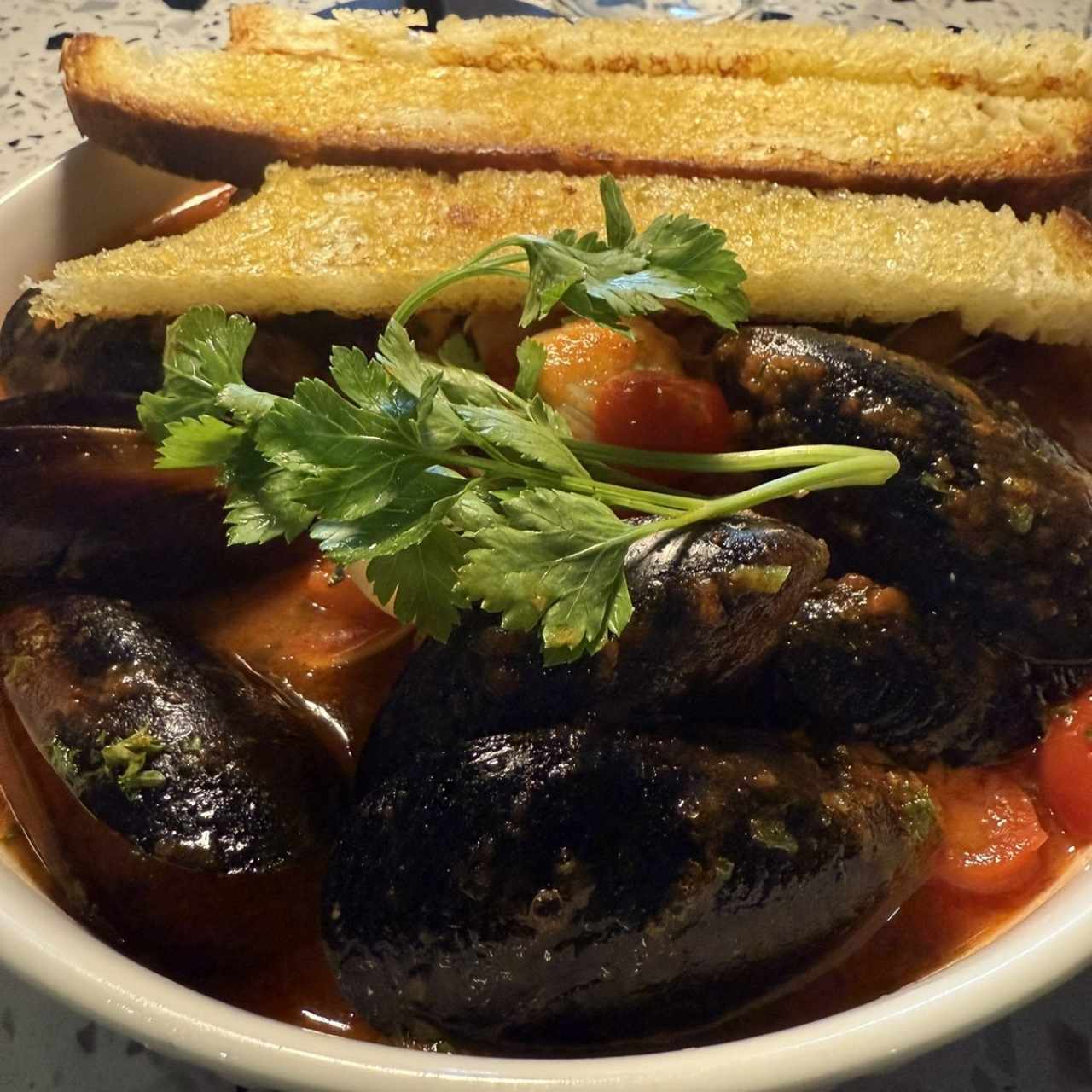 Cozze e vongole alla marinara