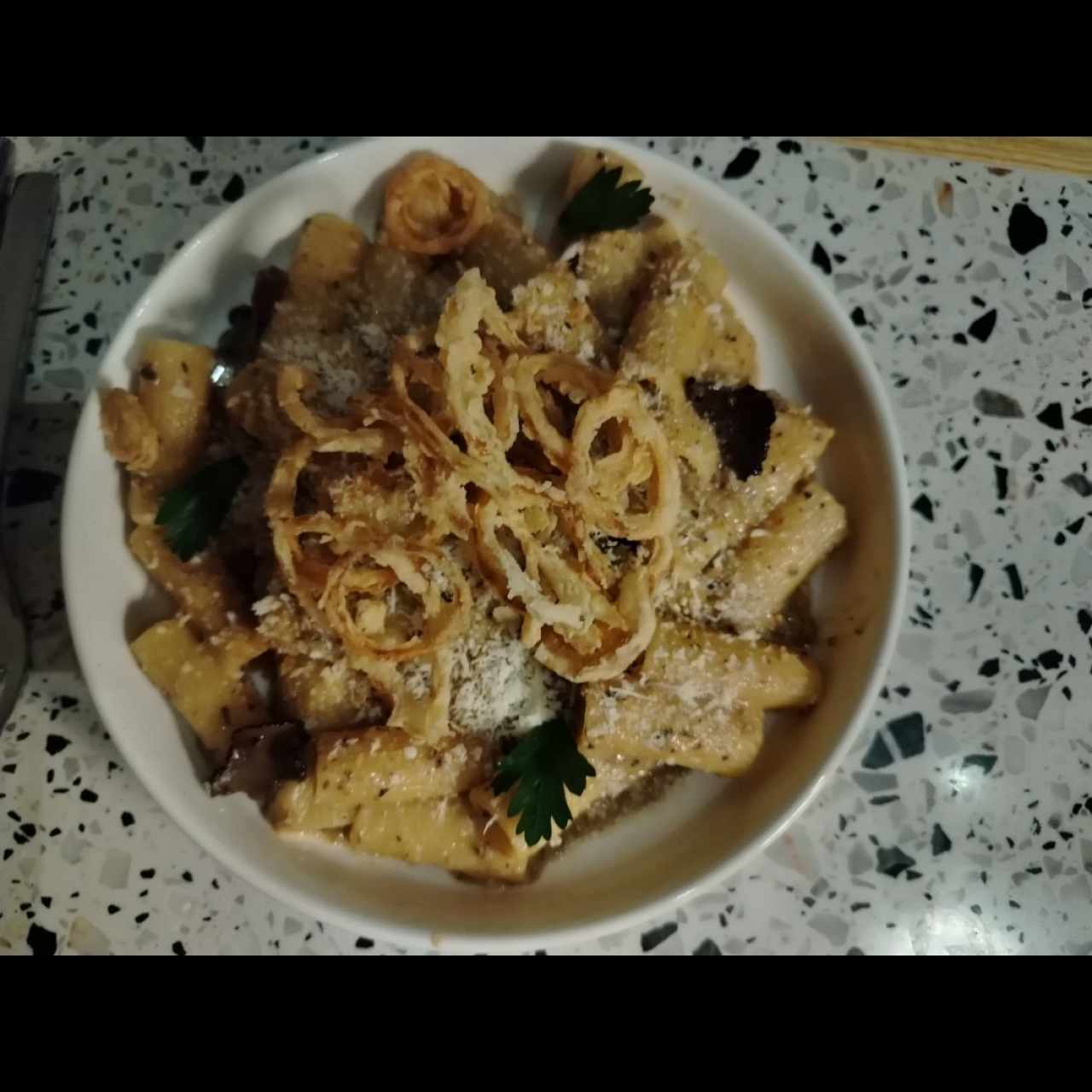 Rigatone cipolla e tartufo