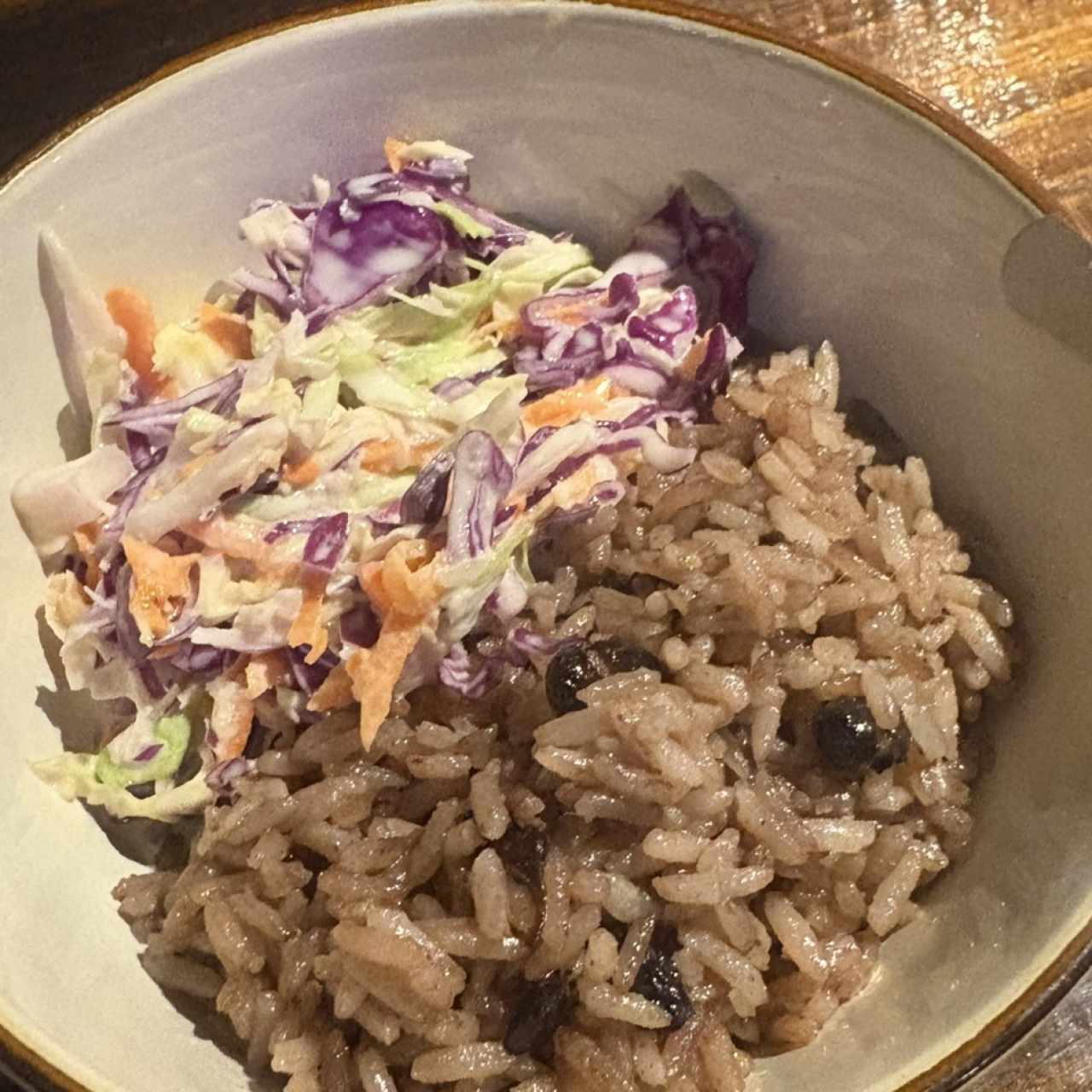Arroz con frijoles y coco
