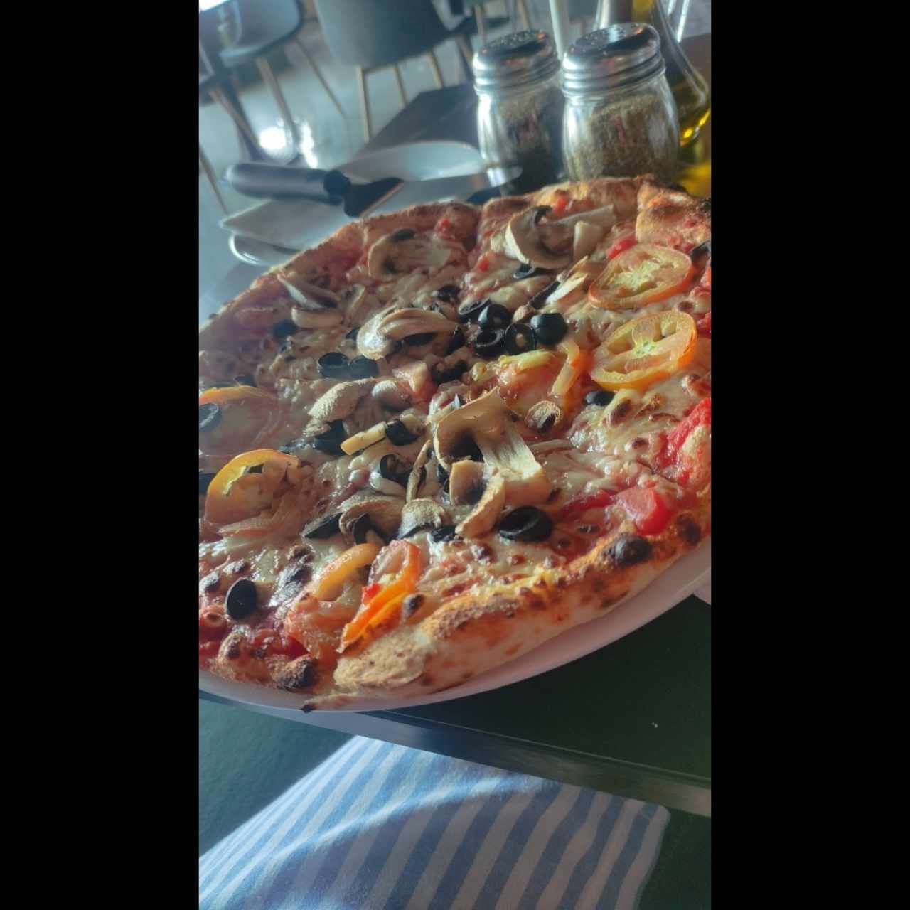 Pizza capricciosa