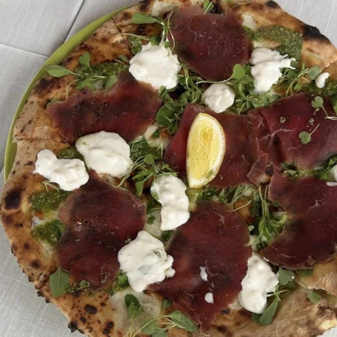 Pizza stracciatella e rosmarino