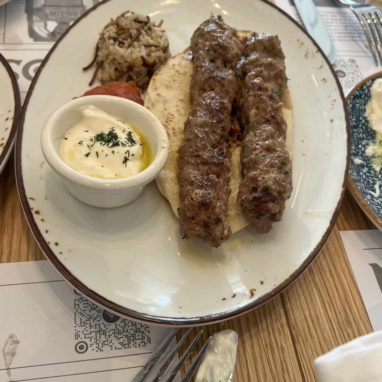 AL CARBÓN - NISOS KEBAB