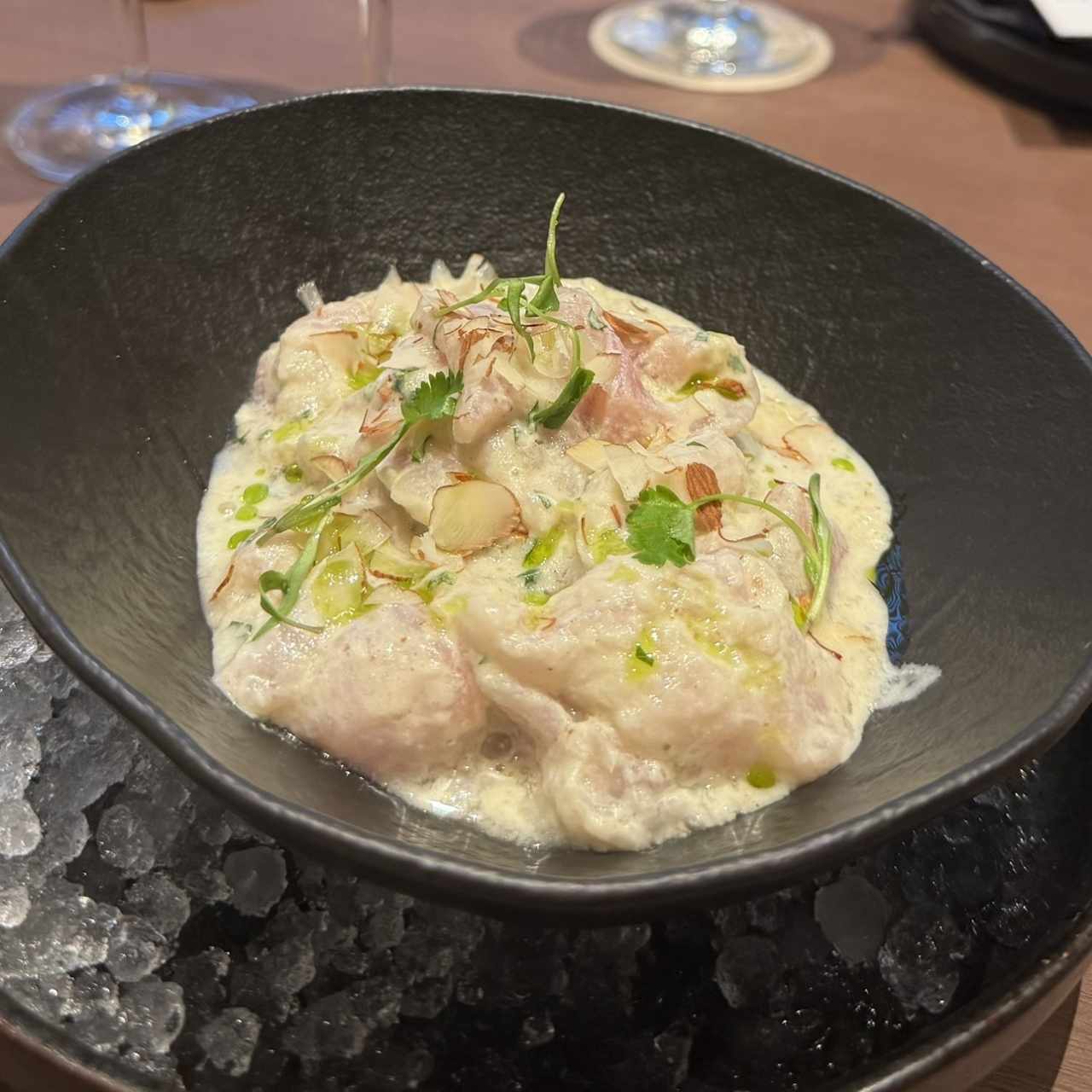 Ceviche de corvina con almendras