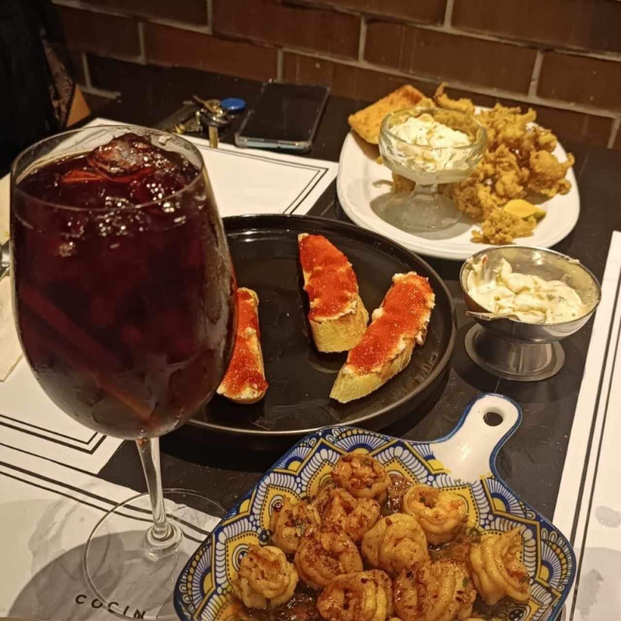 Arañitas, Gambas, Tostas de Pimentón, Tinto de Verano