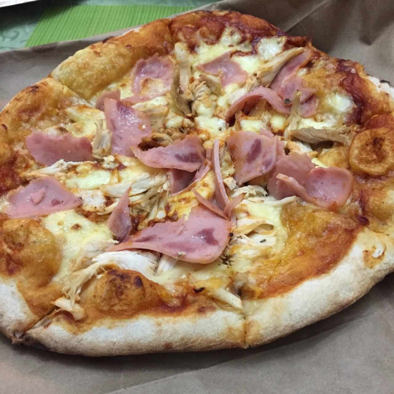 pizza Jamon con pollo