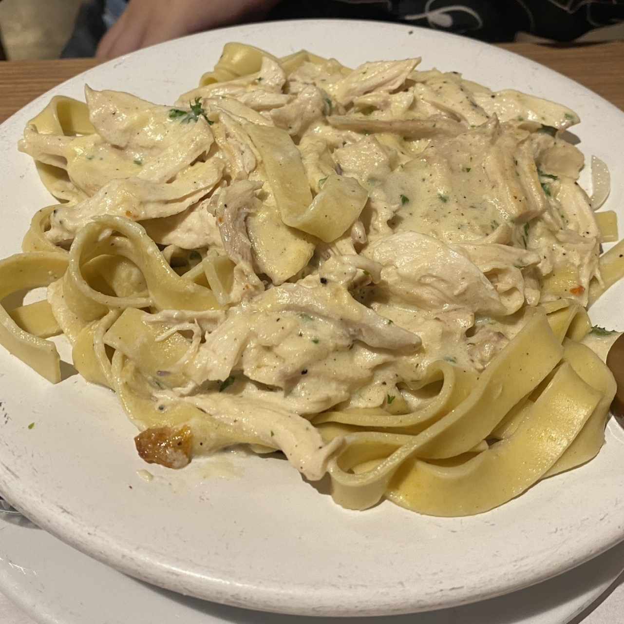 FETTUCINI CON POLLO ALFREDO