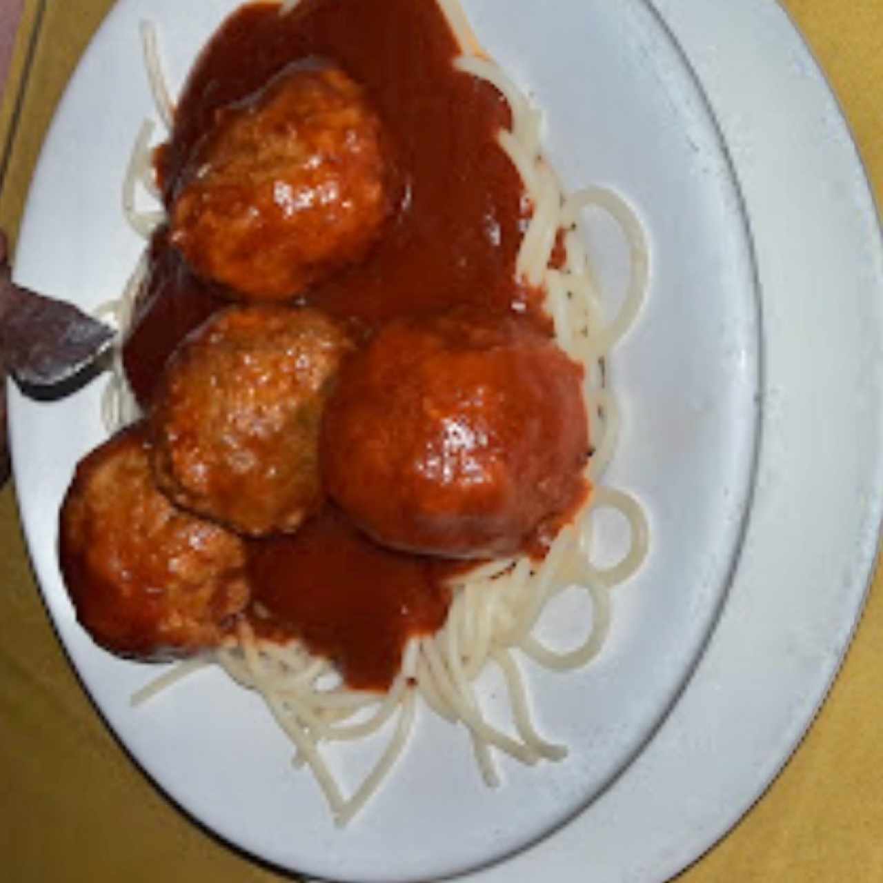 Spaghetti con Albóndigas