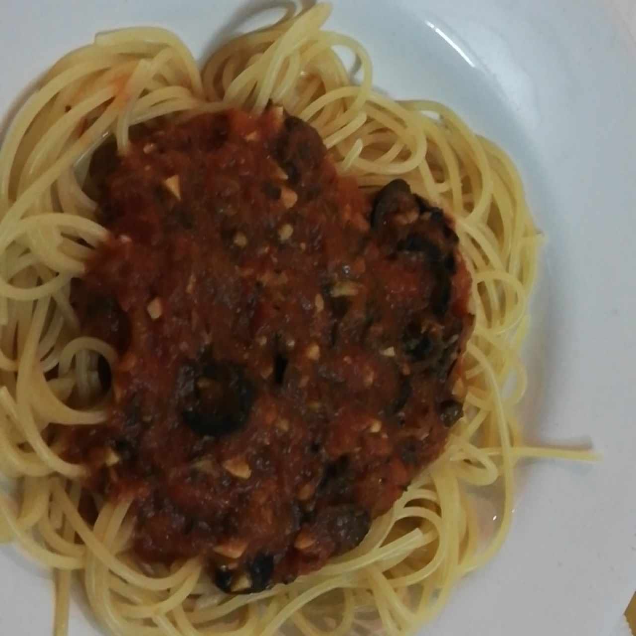 pasta con aceitunas negras